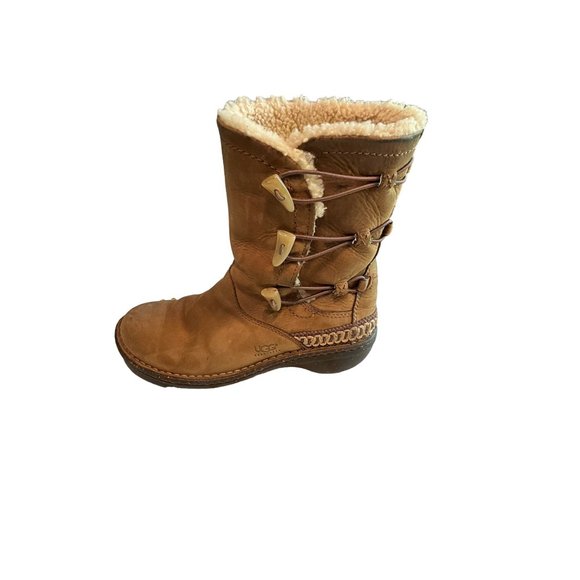 Ugg Sherpa Lined Leather and Sheepskin Booties‎ size 6 - Picture 3 of 14